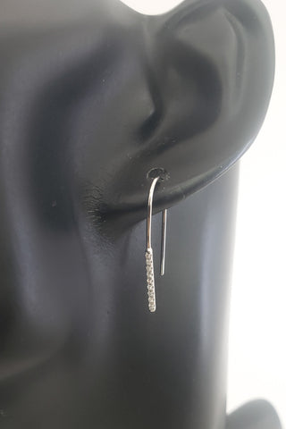 Aretes colgantes de diamantes de 0,09 quilates en oro blanco de 14 quilates
