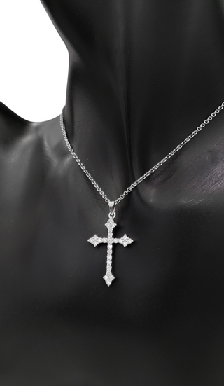 Colgante de cruz de diamantes de 0,85 quilates en oro blanco de 10/14 quilates, 18"
