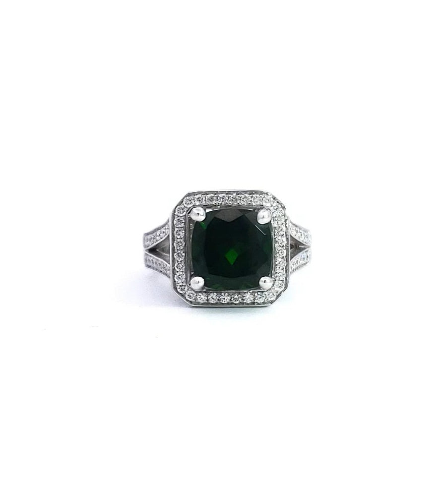 Anillo de oro blanco de 14 quilates con turmalina verde de 3,60 quilates y diamante de 0,56 quilates, talla 7