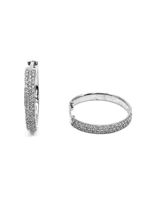 Pendiente tipo argolla/huggie con diamantes en oro blanco de 10 quilates, 0,50 quilates