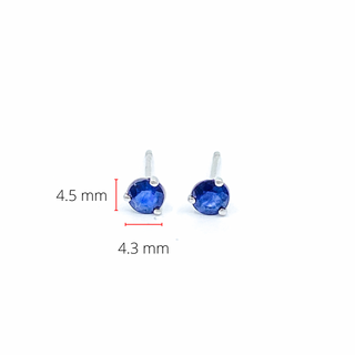 Aretes de oro blanco de 10 quilates con zafiro genuino de 0,60 quilates