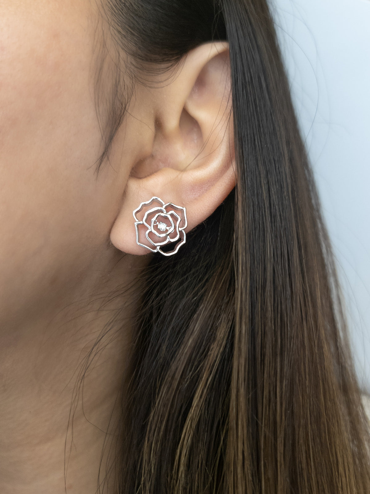 Sterling Silver 0.04cttw Diamond Flower Earring