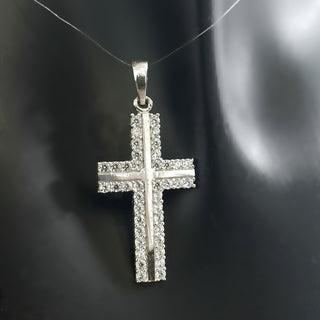 Cruz de circonita cúbica de oro blanco de 10 quilates: 21 mm x 13 mm