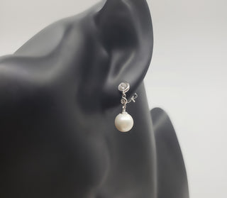Pendientes colgantes de plata de ley 925 con circonita cúbica y perlas de imitación de 8 mm.
