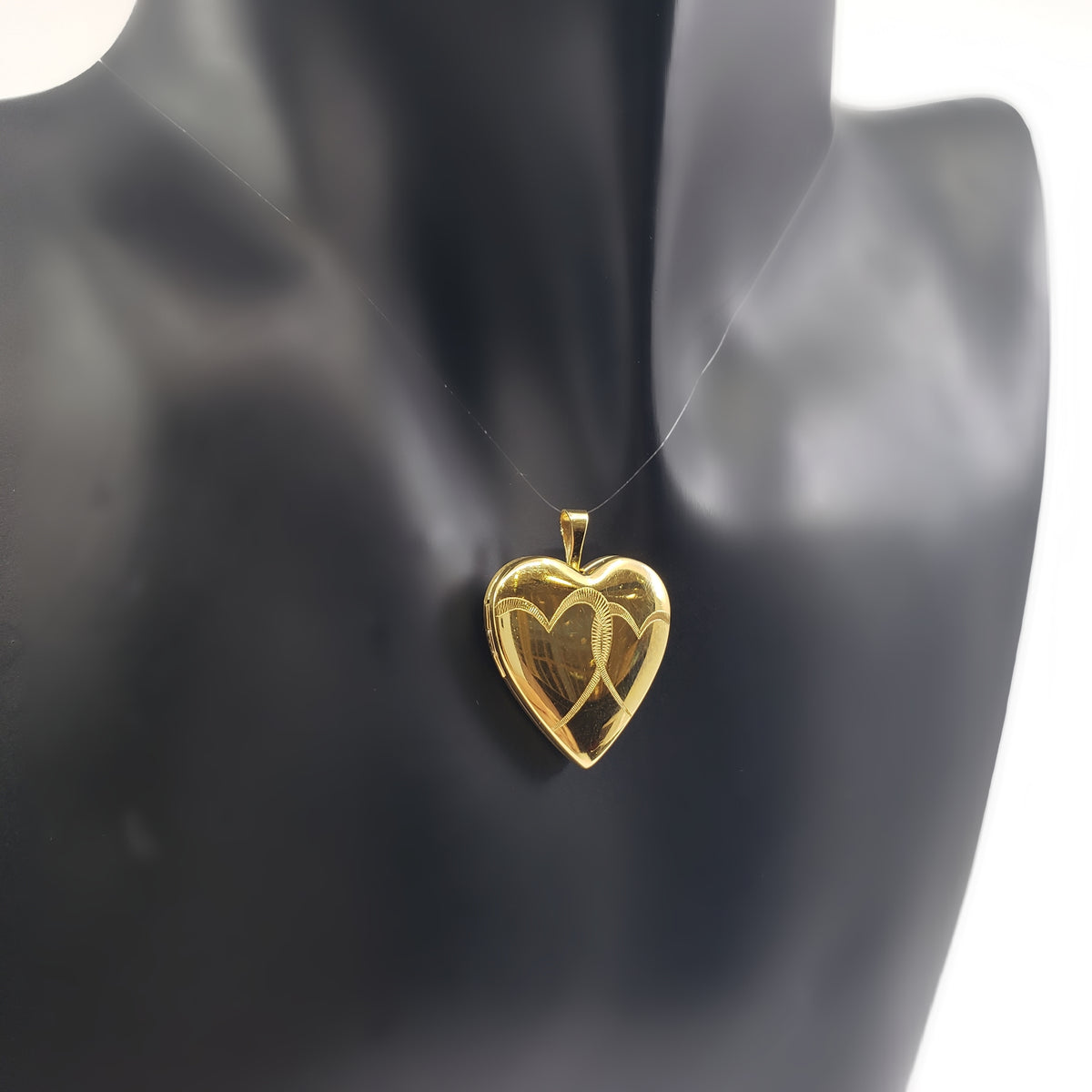 Relicario en forma de corazón de plata de ley 925 chapado en oro con diseño de corazones grabados - 21 mm x 20 mm
