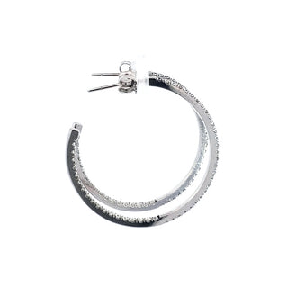 Aretes tipo argolla con diamantes de 0,74 quilates en oro blanco de 14 quilates