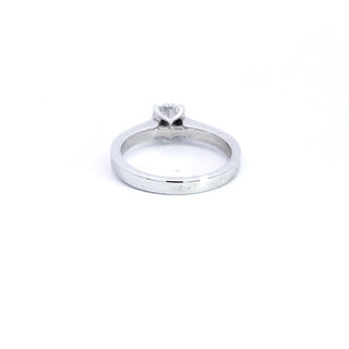 Anillo de compromiso de diamantes redondos de talla brillante de 0,94 quilates en oro blanco de 14 quilates