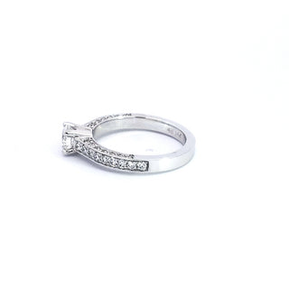 Anillo de compromiso de diamantes redondos de talla brillante de 1,03 quilates en oro blanco de 14 quilates