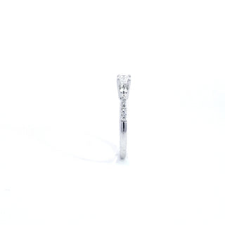 Anillo de compromiso de diamantes redondos de talla brillante de 0,42 quilates en oro blanco de 14 quilates