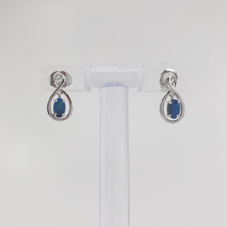 Pendientes de ópalo doblete australiano de 5 mm x 3 mm en oro blanco de 10 quilates