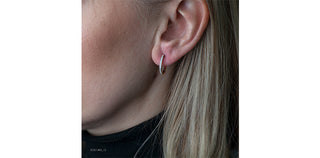 Pendientes tipo argolla con bisagras Huggie de diamantes de 0,15 quilates en oro rosa de 10 quilates