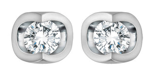 Aretes de diamantes de 0,20 quilates en oro blanco de 14 quilates