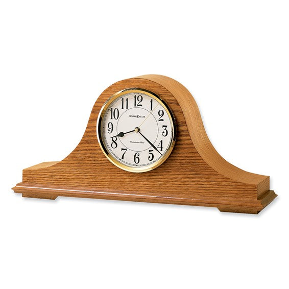 Howard Miller Nicholas Reloj de sobremesa de cuarzo con repisa de madera y acabado en roble