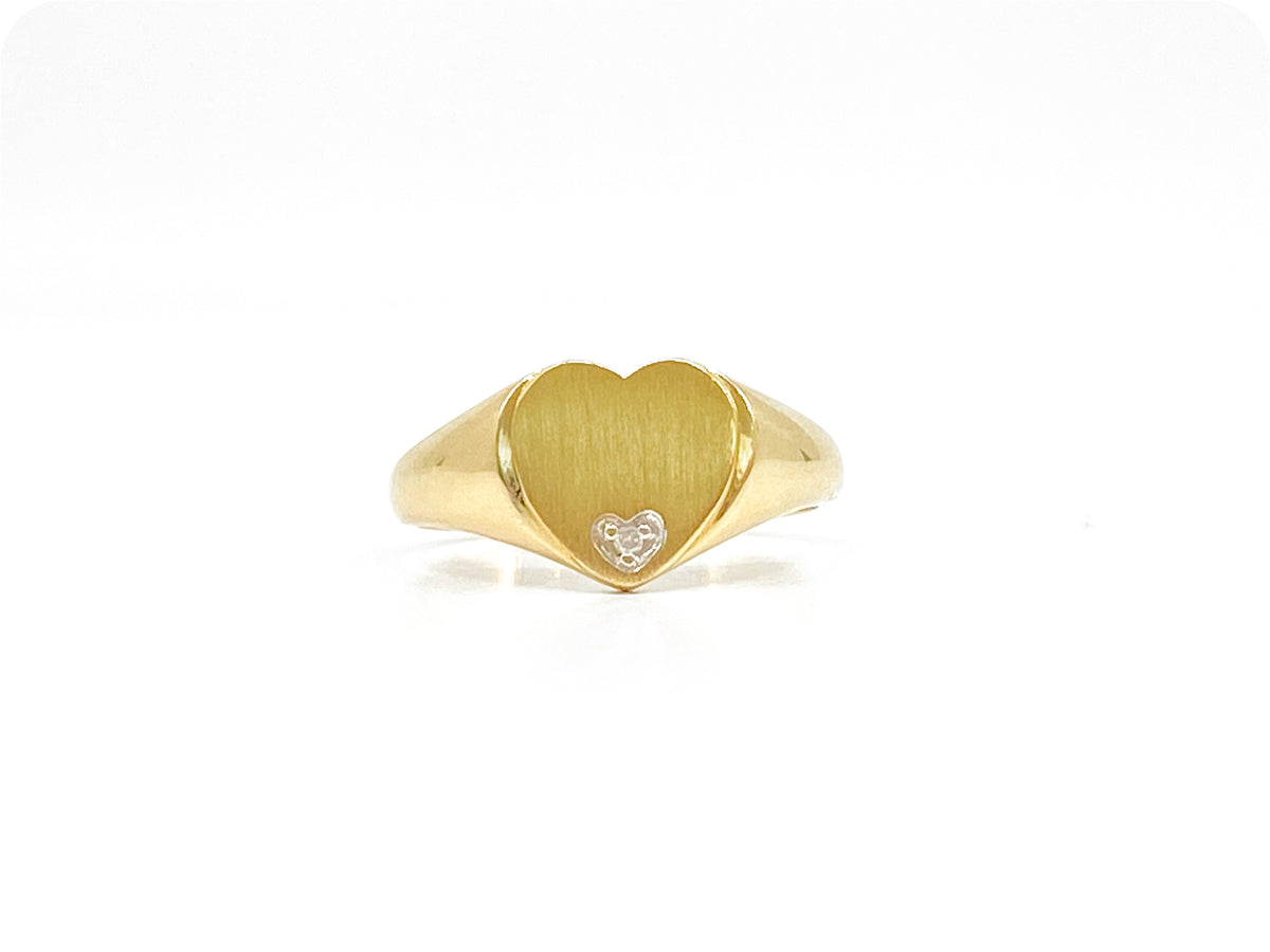 Anillo tipo sello en forma de corazón con diamantes de 0,007 en oro amarillo de 10 quilates, talla 6