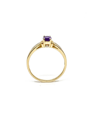 Anillo de oro amarillo de 10 quilates con amatista de talla ovalada de 0,44 quilates y diamante de 0,02 quilates, talla 6,5