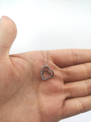 Colgante en forma de corazón con diamantes de 0,05 quilates en oro blanco de 10 quilates, 18"