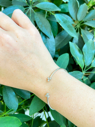 Brazalete de oro blanco de 14 quilates con diamantes de 0,24 quilates, 6,5"