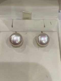 Pendientes de perlas de botón de agua dulce