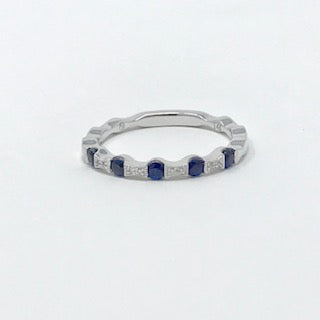 Anillo de zafiro y diamantes