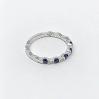 Anillo de zafiro y diamantes