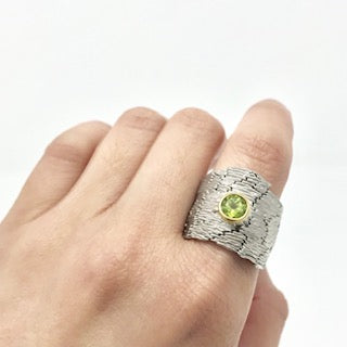 Juvite Ring with Peridot