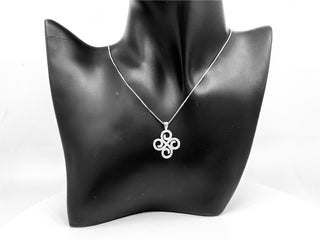 Colgante de flor de diamante de 1,00 quilates en oro blanco de 10 quilates, 18"