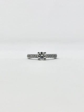 Anillo de compromiso de diamantes