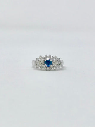 Anillo de zafiro y diamantes