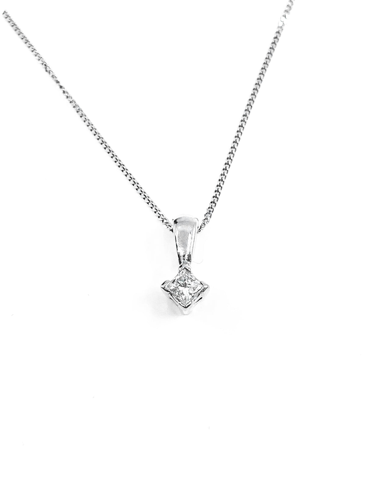 Colgante de diamante canadiense de talla cuadrada de talla princesa de 0,30 quilates en oro blanco de 14 quilates, 18&quot;