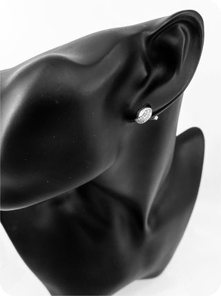 Aretes de oro blanco de 10 quilates con diamantes pavé de 0,28 quilates