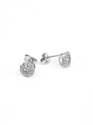 Pendientes de oro blanco de 10 quilates con halo de diamantes de 0,50 quilates
