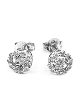 Pendientes de oro blanco de 10 quilates con halo de diamantes de 0,50 quilates