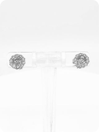 Pendientes de oro blanco de 10 quilates con halo de diamantes de 0,50 quilates