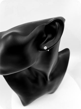 Aretes en forma de racimo de diamantes de talla redonda de 0,33 quilates en oro blanco de 14 quilates