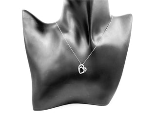 Colgante de doble corazón con diamantes de 0,03 quilates en oro blanco de 10 quilates, 18"