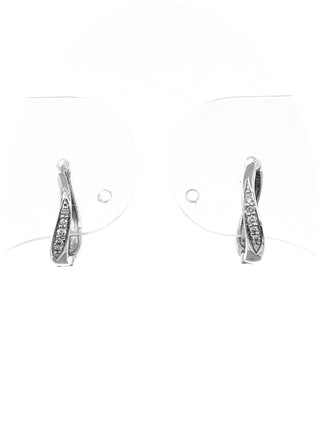 Pendientes tipo argolla con bisagras Huggie de oro blanco de 10 quilates con diamantes de talla redonda de 0,06 quilates
