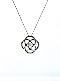 Collar de plata con diamantes