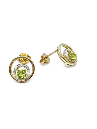 Pendientes colgantes de oro amarillo de 10 quilates con peridoto de 0,60 quilates y diamantes de 0,04 quilates