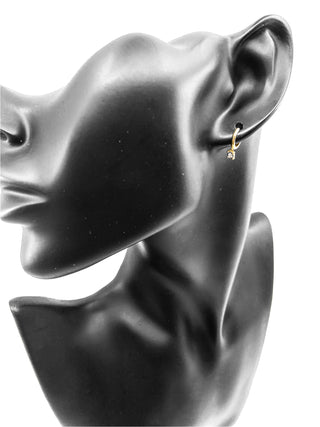 Aretes colgantes colgantes con diamantes de 0,06 quilates en oro amarillo de 10 quilates