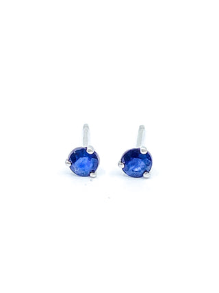 Aretes de oro blanco de 10 quilates con zafiro genuino de 0,60 quilates
