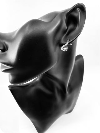 Pendientes colgantes con forma de corazón de diamantes de 0,02 quilates de oro blanco de 10 quilates