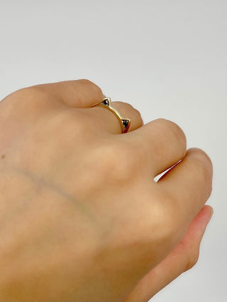 10K Yellow Gold 0.06cttw Treated Black Diamond "Cat" Ring, size 6.5