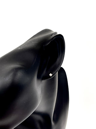 Aretes de diamantes canadienses de talla princesa de 0,20 quilates en oro blanco de 14 quilates