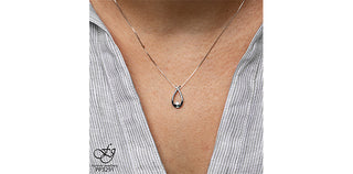 Colgante de diamantes de 0,043 quilates en oro blanco de 10 quilates, 18"