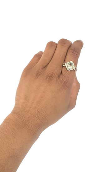 Anillo de oro amarillo de 10 quilates con prasiolita / amatista verde y diamantes