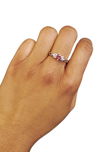 Anillo de oro blanco de 10 quilates con turmalina rosa de 0,45 quilates y diamante de 0,02 quilates, talla 7