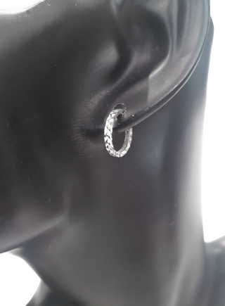 Pendientes de aro / Huggie / con bisagras de oro blanco de 10 quilates de 14 mm