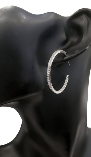 Aretes tipo argolla con diamantes de 0,74 quilates en oro blanco de 14 quilates