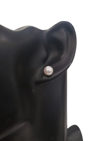 Aretes de perlas cultivadas de 6,5 a 7,0 mm en oro amarillo de 14 quilates con cierre de mariposa