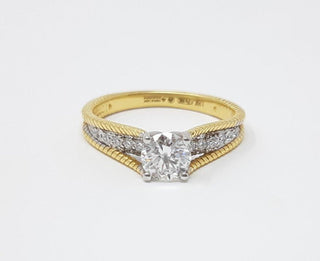 Anillo de compromiso de diamantes canadiense